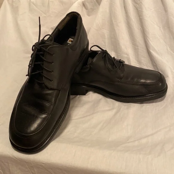 Mens Leather Brown Shoe (maker’s name)…size 10M…black in color - Picture 1 of 5